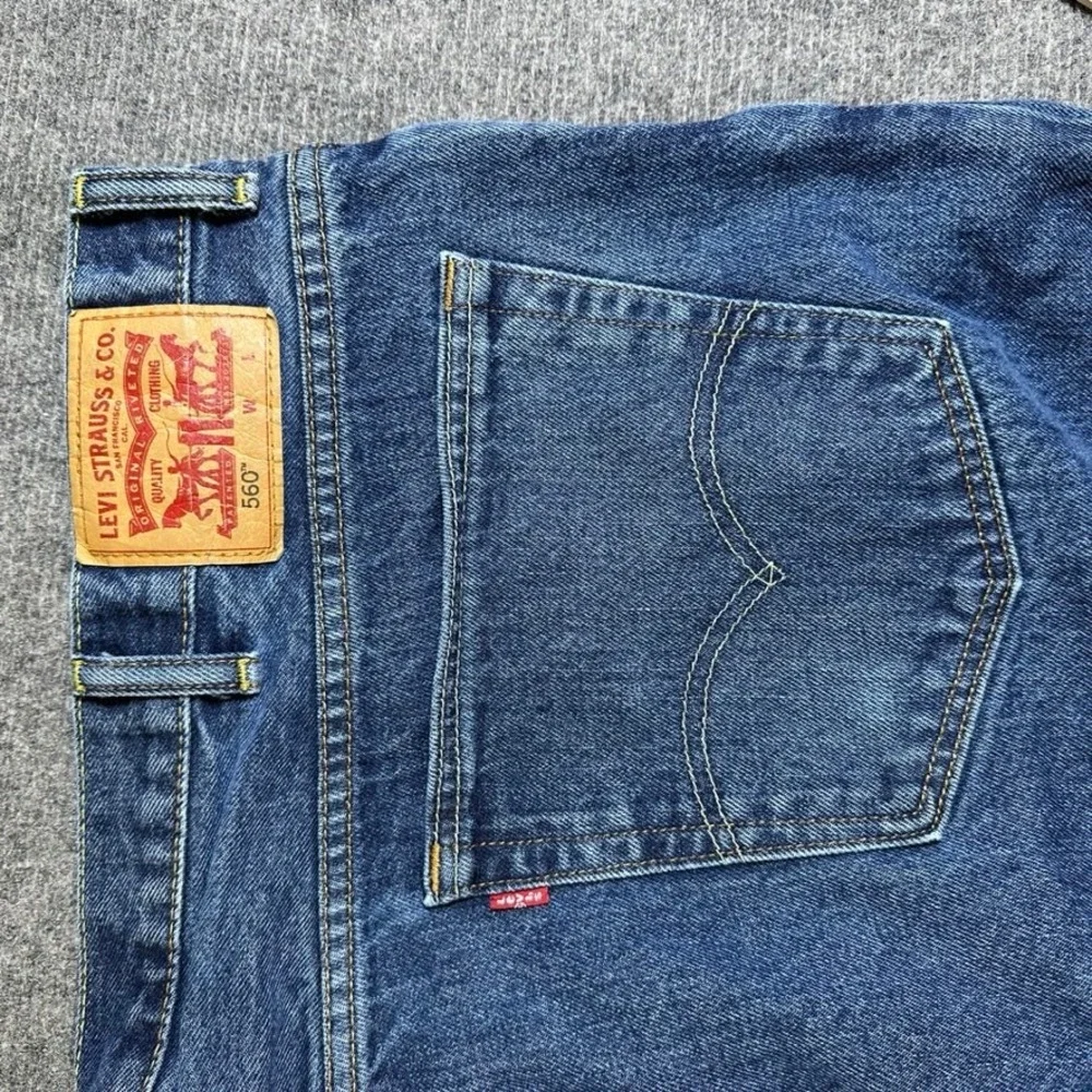 Levis 560 Comfort Fit Tapered Leg Jeans Mens 46x30 Blue Denim Medium Wash